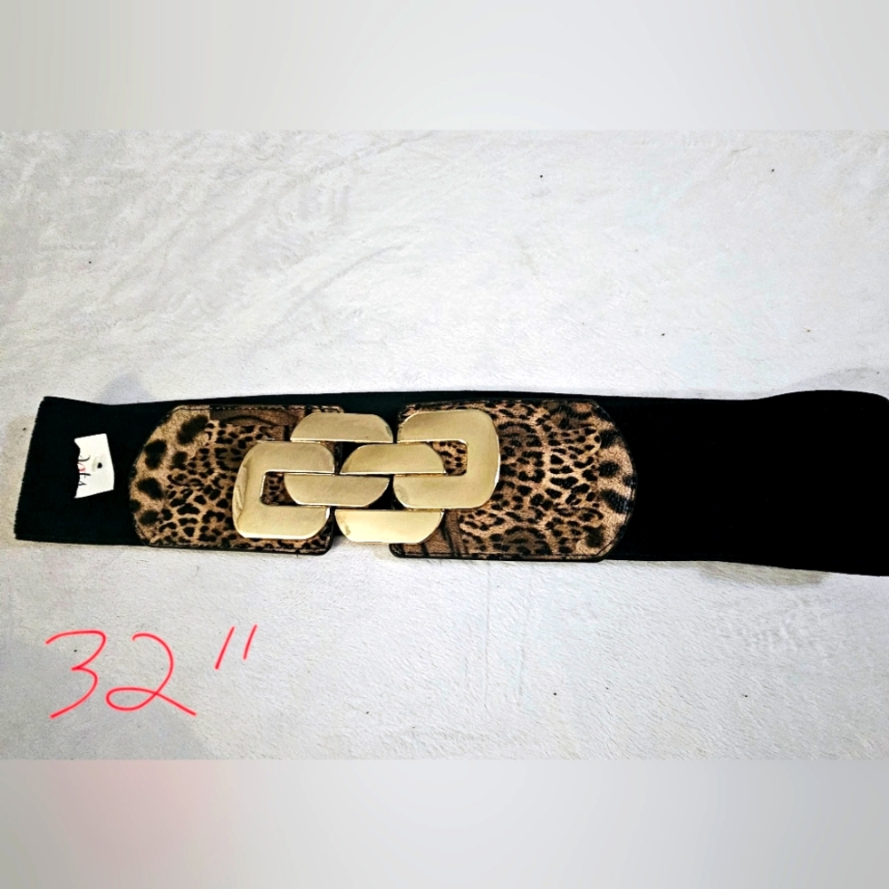 Womens black with leopard print, stretchy clip close belt NWOT